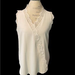 White sleeveless blouse w/lace embellishment